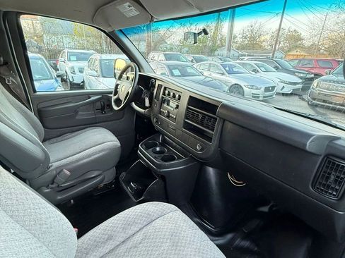 Used 2014 Chevrolet Express 1500 RWD image 17