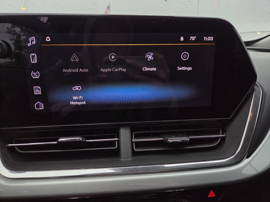 Used 2025 Chevrolet Trax LT FWD image 10