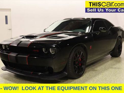 Used 2016 Dodge Challenger SRT Hellcat image 3