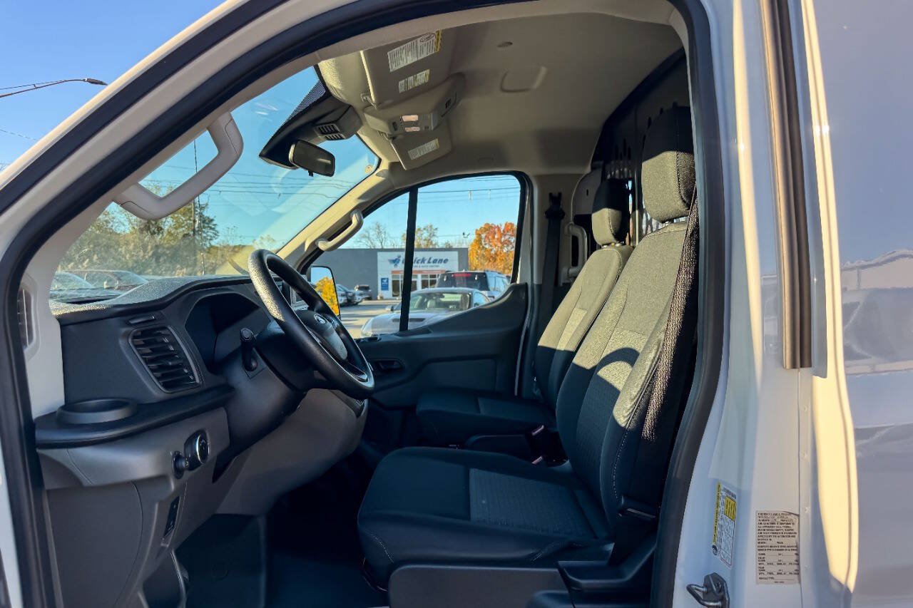 Used 2025 Ford Transit 250 Low Roof w/ Exterior Upgrade Package RWD image 16