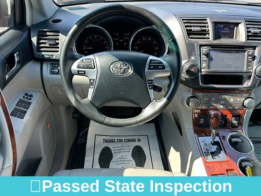 Used 2013 Toyota Highlander Limited AWD/4WD image 30