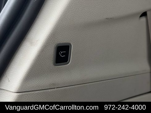 Used 2022 Chrysler Voyager LX FWD image 33