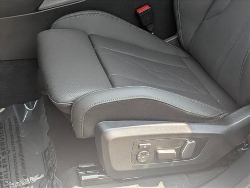 Certified 2025 BMW X3 xDrive30i w/ Premium Package image 4