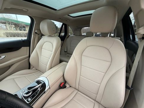 Used 2018 Mercedes-Benz GLC 300 4MATIC image 11