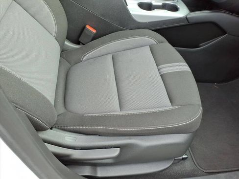 Used 2025 Chevrolet Blazer LT FWD image 15