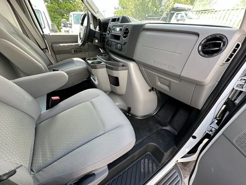 New 2027 Ford E-350 and Econoline 350 Super Duty w/ Interior Upgrade Package RWD image 21