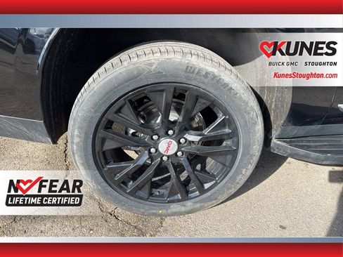 Used 2025 GMC Yukon XL Denali AWD/4WD image 14