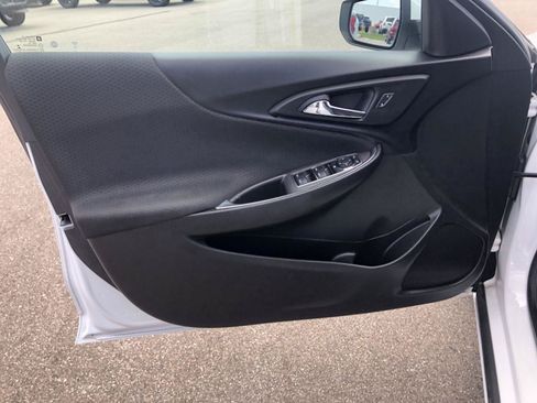 Used 2019 Chevrolet Malibu LT FWD image 18
