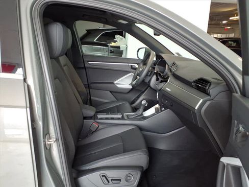 Certified 2025 Audi Q3 2.0T Premium Plus w/ Premium Plus Package image 21