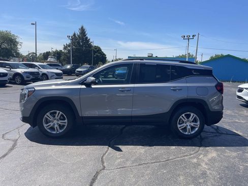 Used 2024 GMC Terrain SLE w/ Driver Convenience Package AWD/4WD image 9