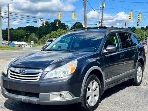 Used 2010 Subaru Outback 2.5i Premium image 1