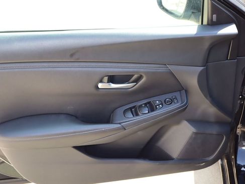 Used 2024 Nissan Sentra SV FWD image 19