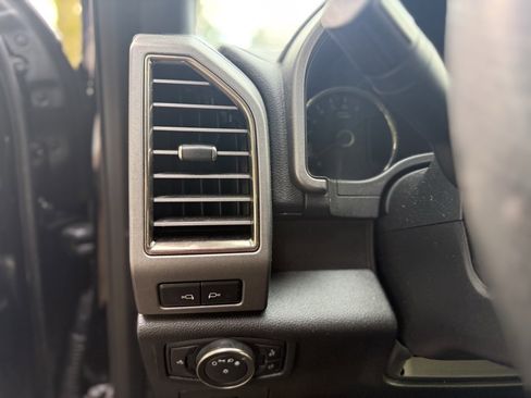 Used 2018 Ford F150 Raptor w/ Equipment Group 802A Luxury image 25