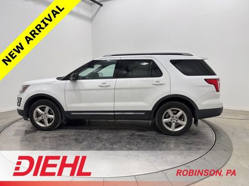 Used 2017 Ford Explorer XLT w/ Equipment Group 201A image 4