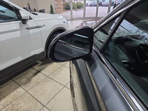 Used 2019 Hyundai Santa Fe SE image 8