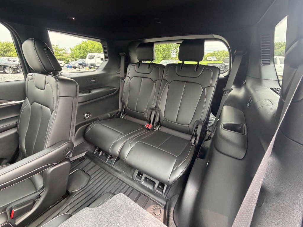 Used 2026 Jeep Grand Cherokee L Limited w/ Limited Altitude Package AWD/4WD image 8