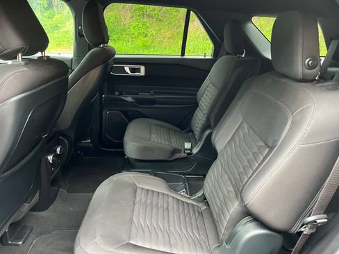 Used 2020 Ford Explorer XLT AWD/4WD image 22