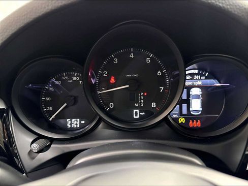 Used 2026 Porsche Macan AWD/4WD image 23