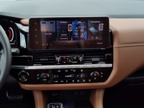 New 2026 Nissan Pathfinder Platinum FWD image 9