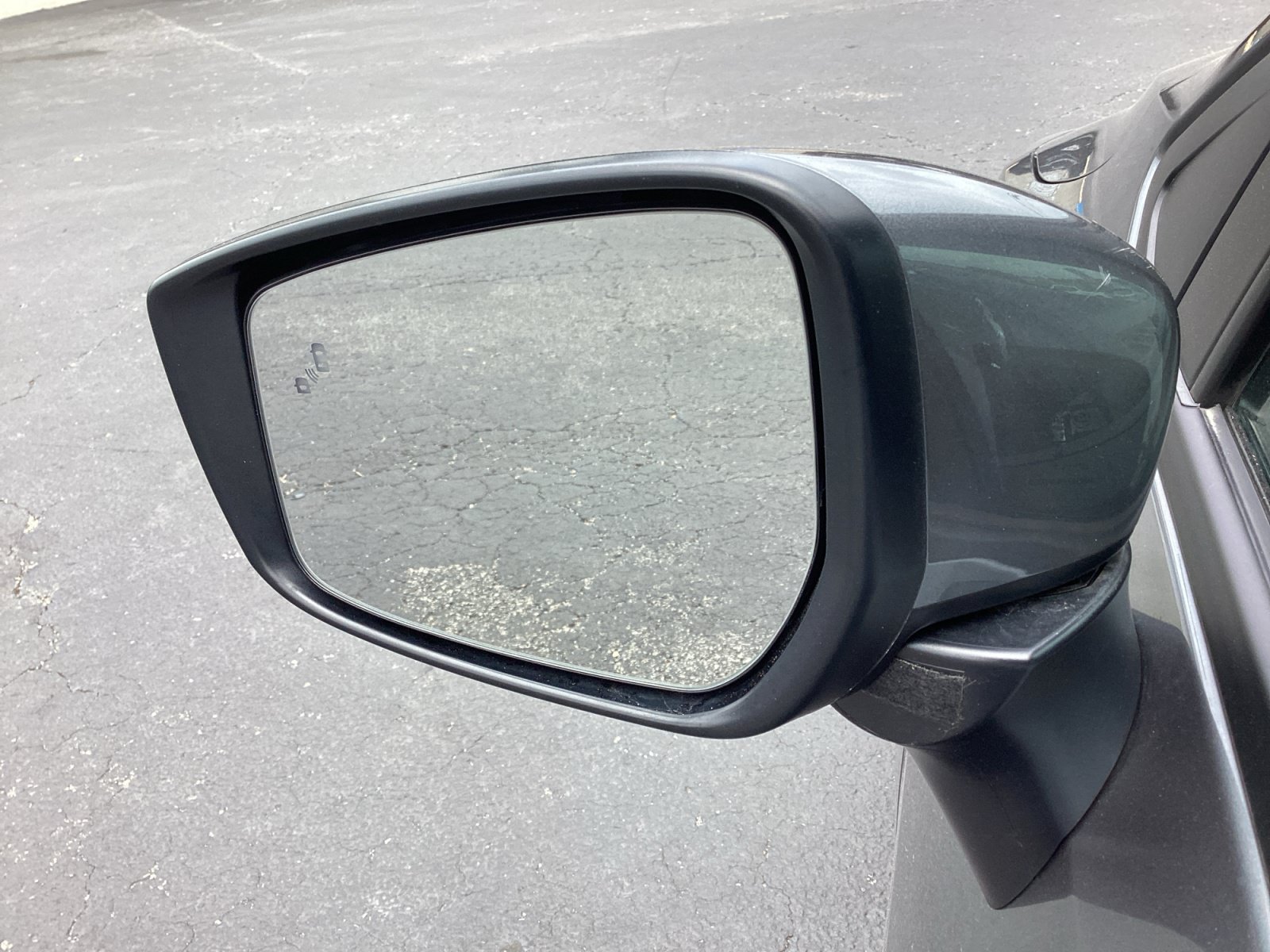 Used 2025 Nissan Versa SV FWD image 28