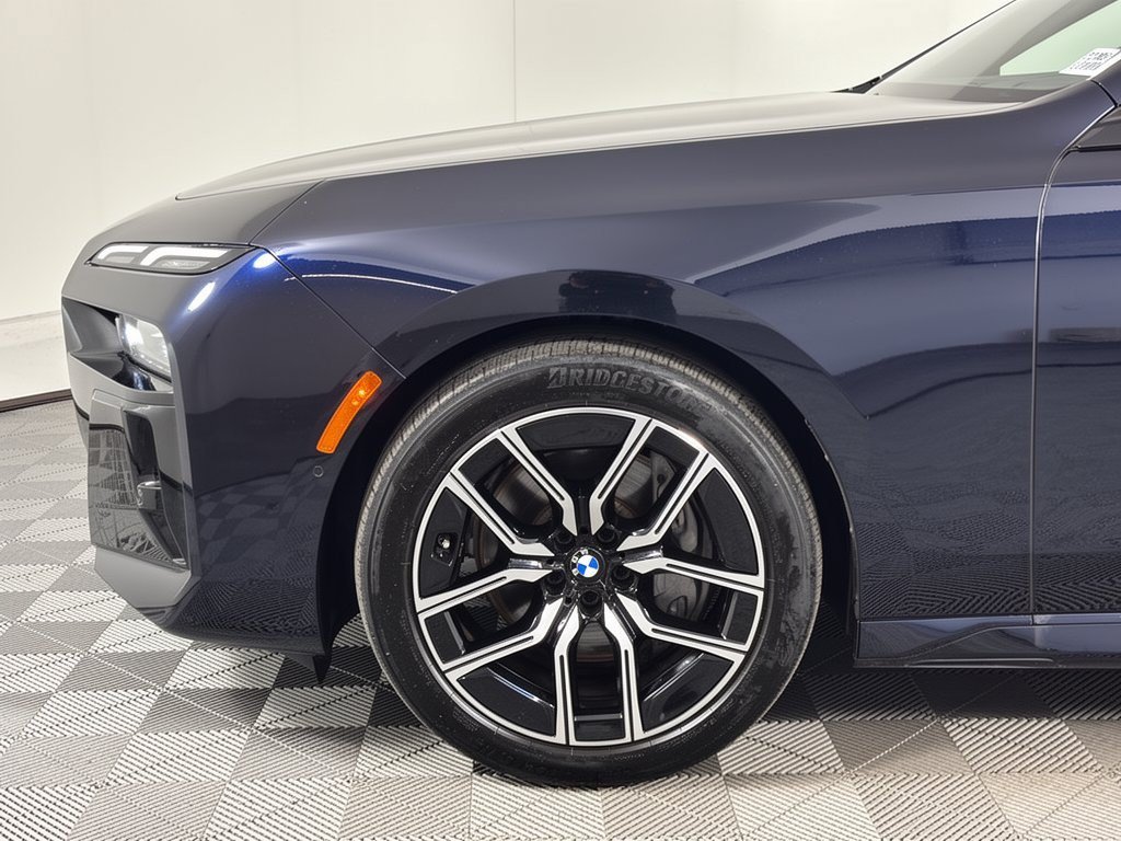 Used 2026 BMW 740i RWD image 13