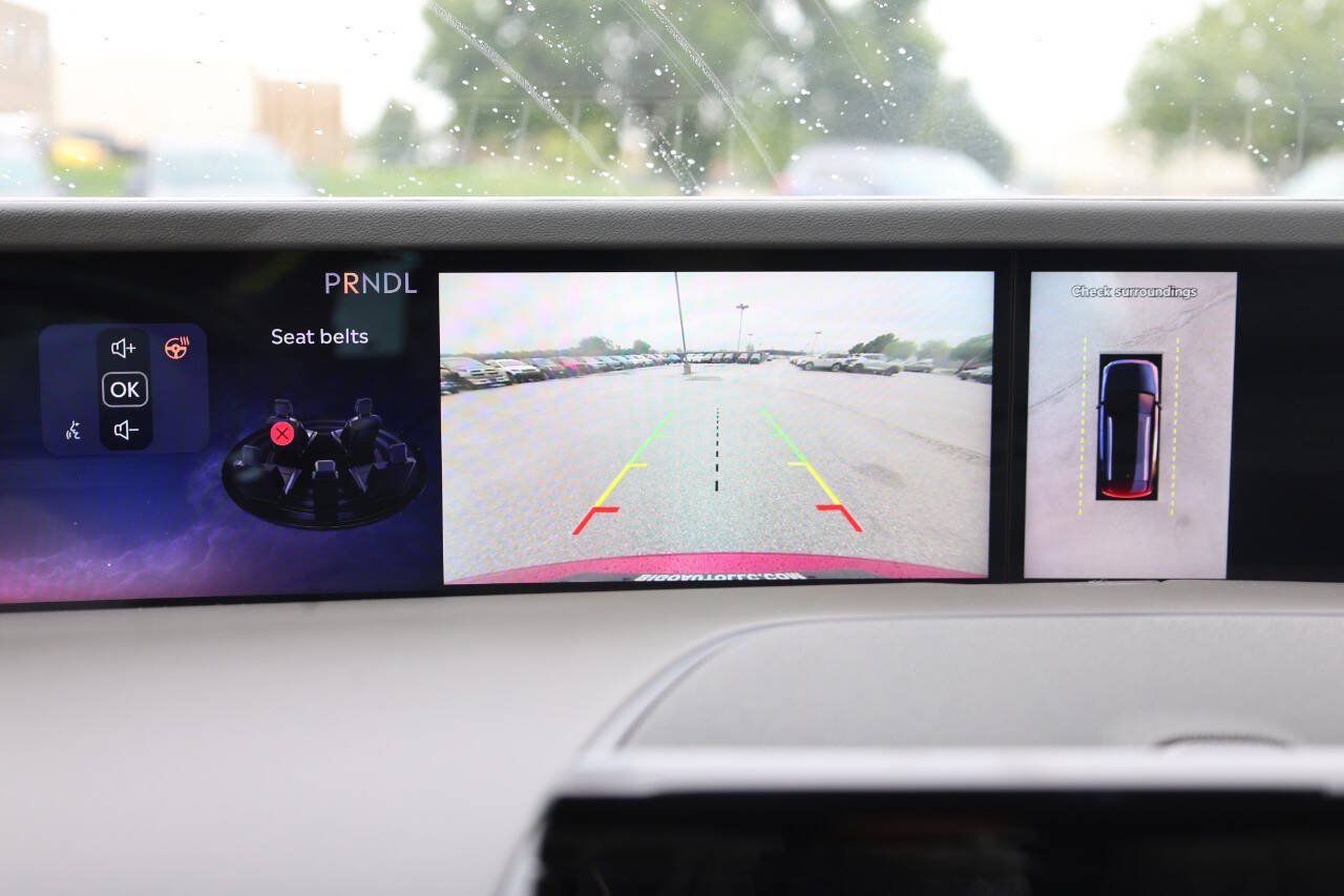 Used 2024 Lincoln Nautilus Premier AWD/4WD image 24