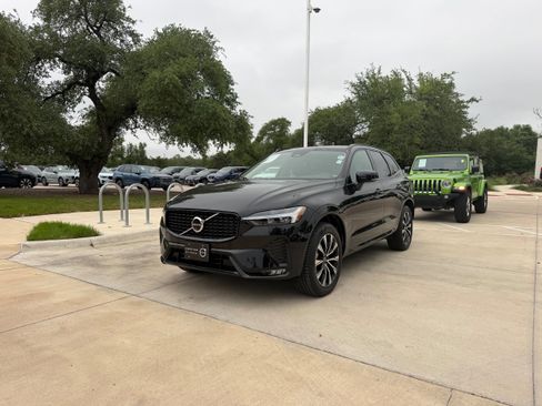 Certified 2025 Volvo XC60 B5 Plus AWD/4WD image 2