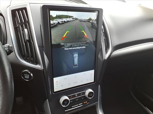 Used 2023 Ford Edge Titanium image 13