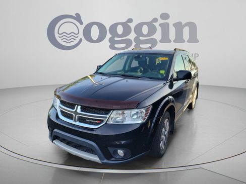 Used 2019 Dodge Journey SE w/ Connectivity Group FWD image 1
