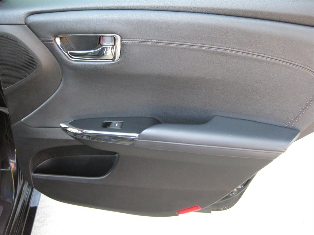 Used 2013 Toyota Avalon Limited FWD image 34