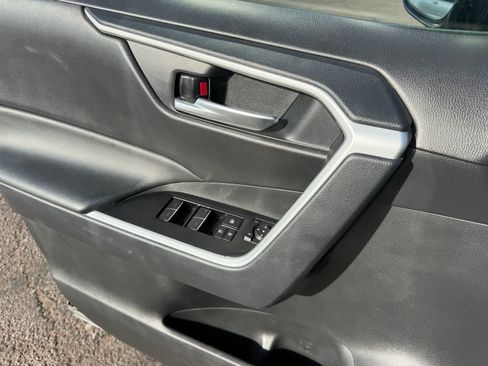 Used 2025 Toyota RAV4 XLE FWD image 18