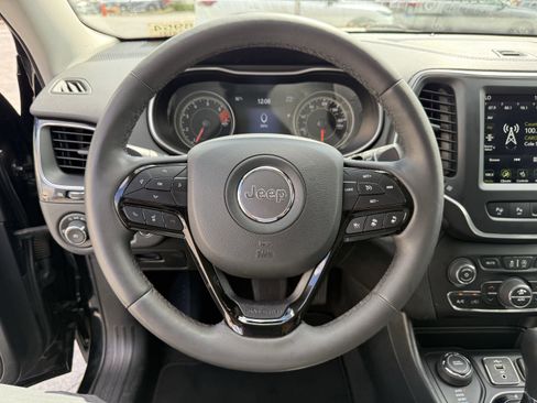 Used 2023 Jeep Cherokee Altitude Lux image 15