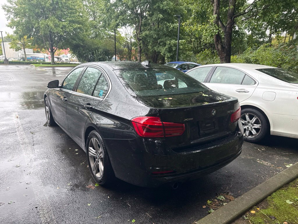 Used 2017 BMW 328d xDrive Sedan AWD/4WD image 4