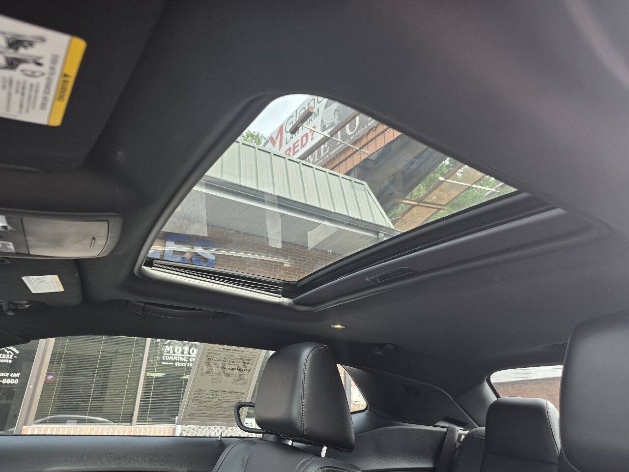 Used 2015 Dodge Challenger SXT Plus RWD image 21