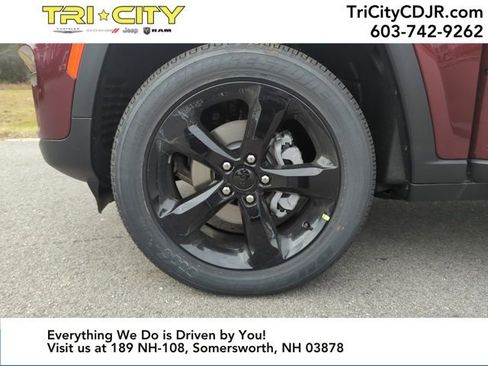 New 2025 Jeep Grand Cherokee Altitude image 26