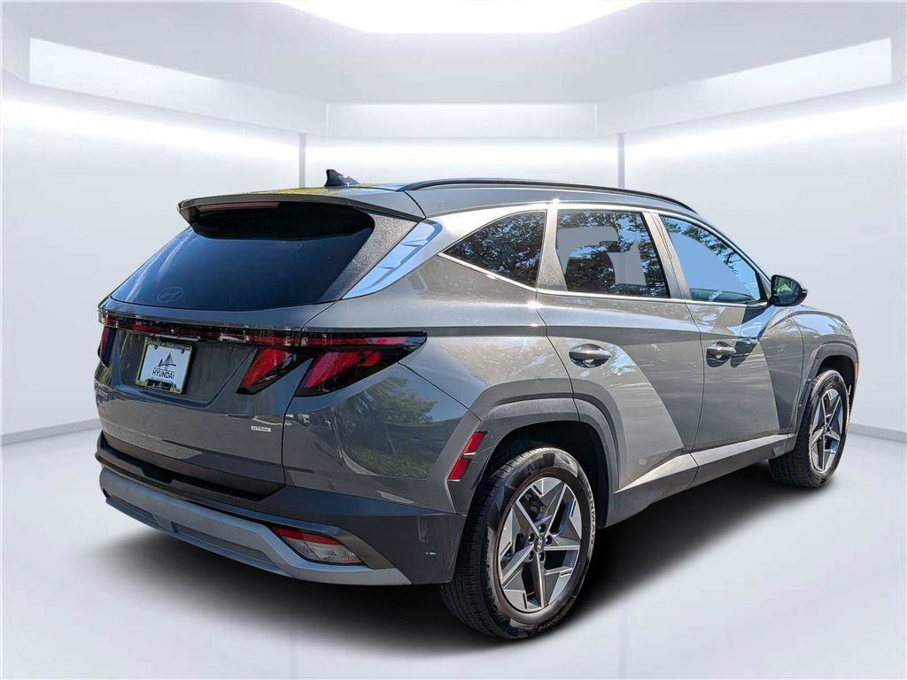 Certified 2025 Hyundai Tucson SEL AWD/4WD image 3