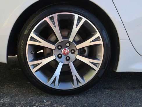 Used 2019 Jaguar XJ R-Sport image 56