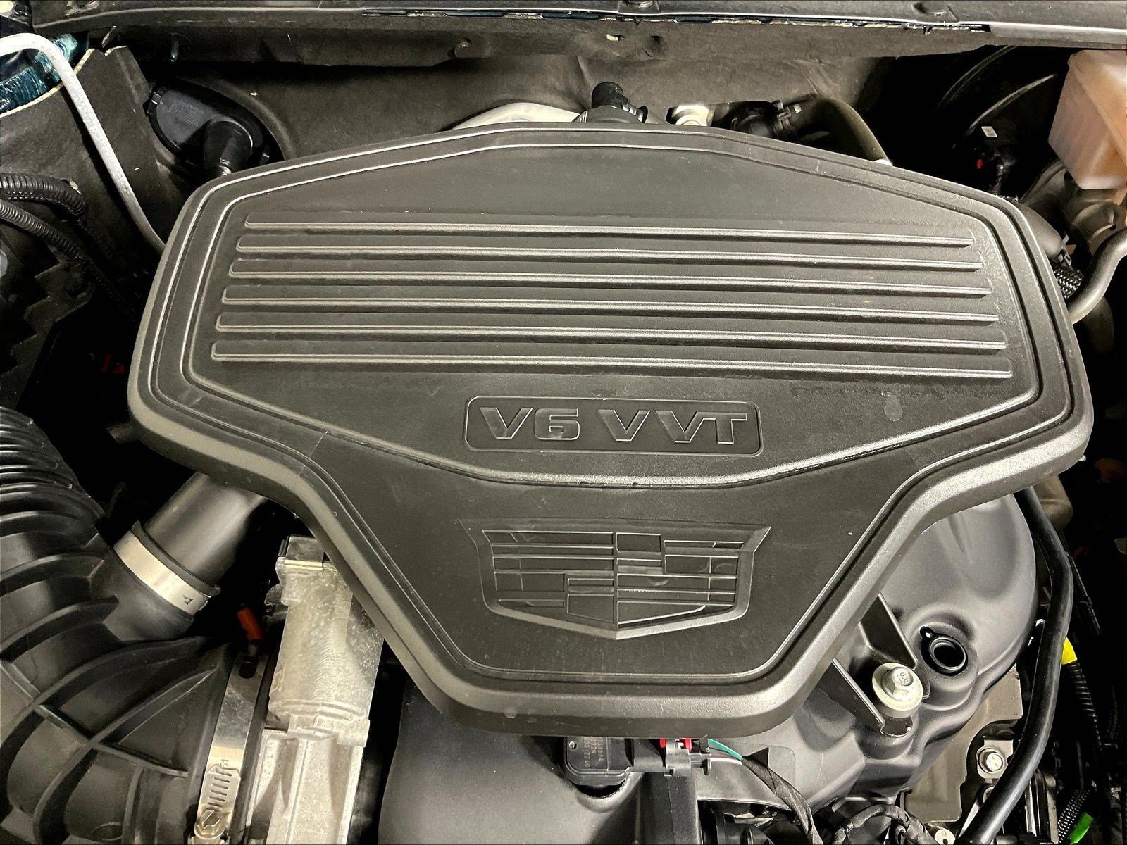 Used 2024 Cadillac XT5 Premium Luxury w/ LPO, Floor Liner Package AWD/4WD image 31