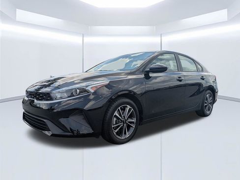Used 2024 Kia Forte LXS FWD image 8