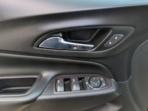 Used 2021 Chevrolet Equinox LT image 10