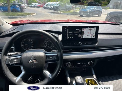 Used 2025 Mitsubishi Outlander ES AWD/4WD image 17