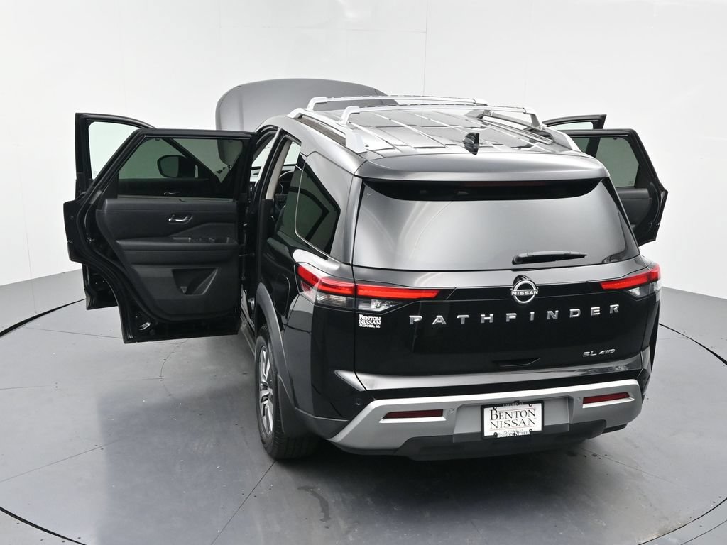 Used 2023 Nissan Pathfinder SL AWD/4WD image 26
