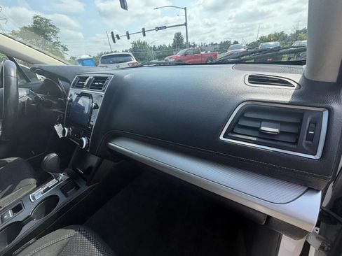 Used 2019 Subaru Outback 2.5i Premium AWD/4WD image 13
