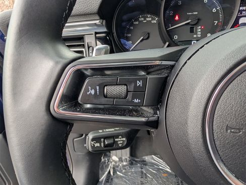 Used 2025 Porsche Macan image 17