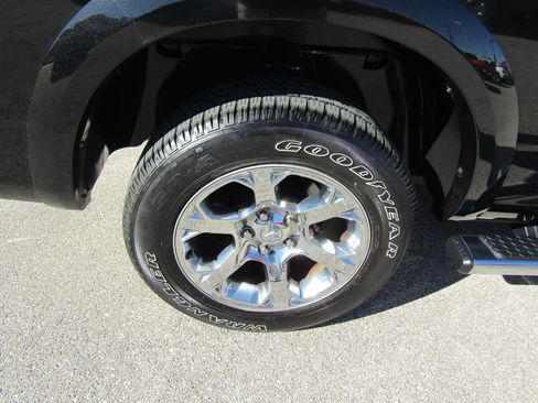 Used 2017 RAM 1500 Laramie image 11