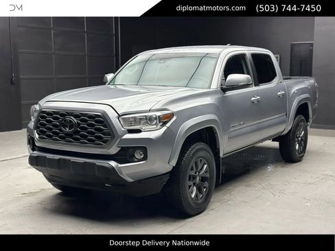 Used 2021 Toyota Tacoma SR5 AWD/4WD image 1