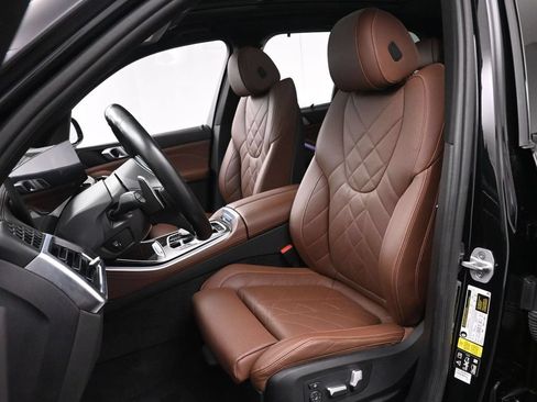 Used 2024 BMW X5 xDrive40i w/ M Sport Package AWD/4WD image 12