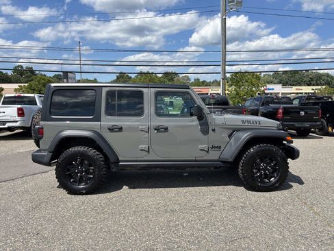 Used 2022 Jeep Wrangler Unlimited Sport AWD/4WD image 8