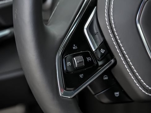 Used 2025 Chevrolet Corvette Stingray Preferred Cpe w/ Stealth Interior Trim Package RWD image 30