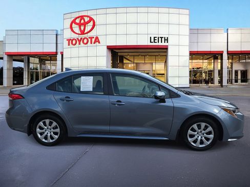 Used 2026 Toyota Corolla LE image 4